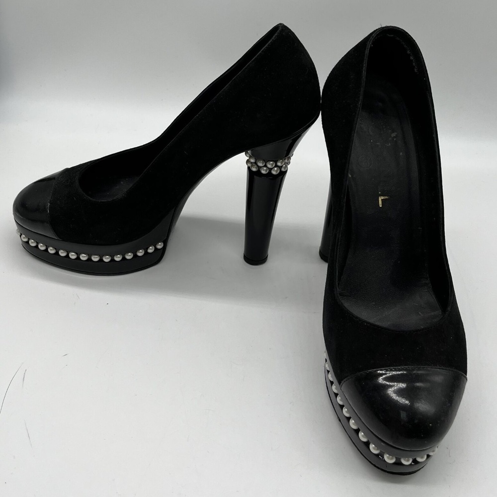 CHANEL Black Suede Pearl Accented Patent Leather Platform+Cap Toe Pump sz 38.5